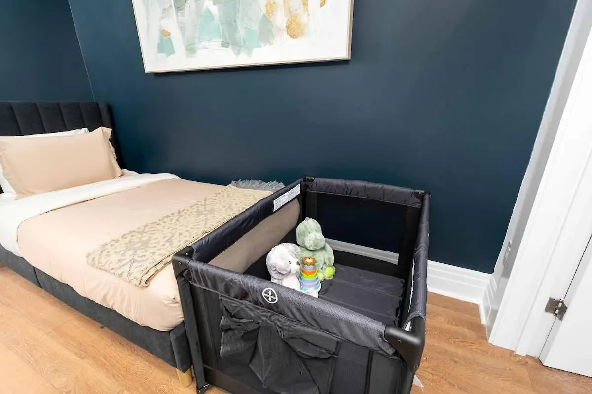 Holiday home 1Br Apartment Near Queen West Toronto