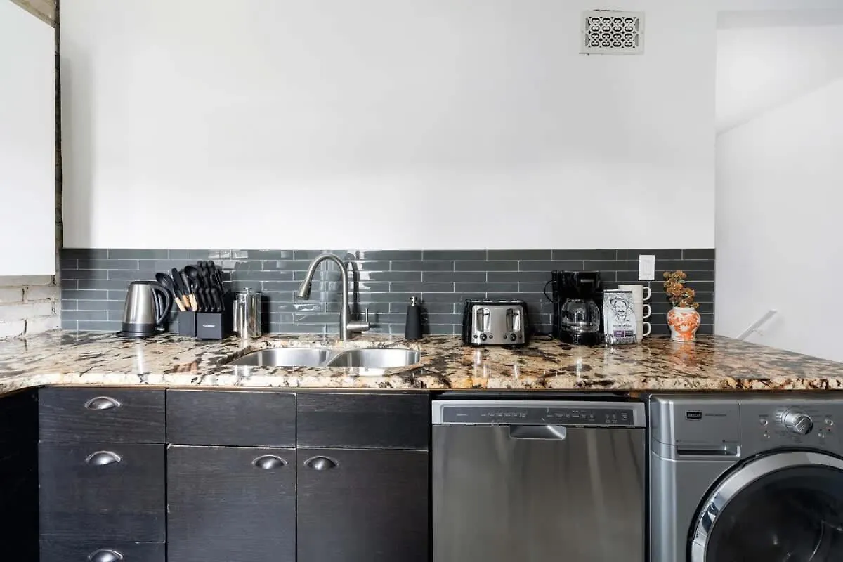 1Br Apartment Near Queen West Toronto Holiday home