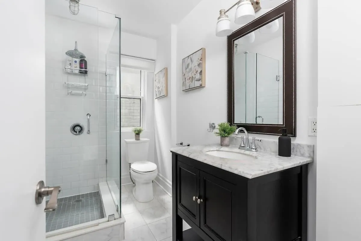 1Br Apartment Near Queen West Toronto