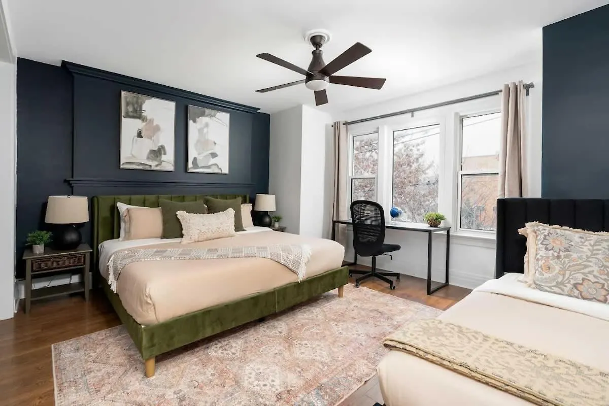 1Br Apartment Near Queen West Toronto