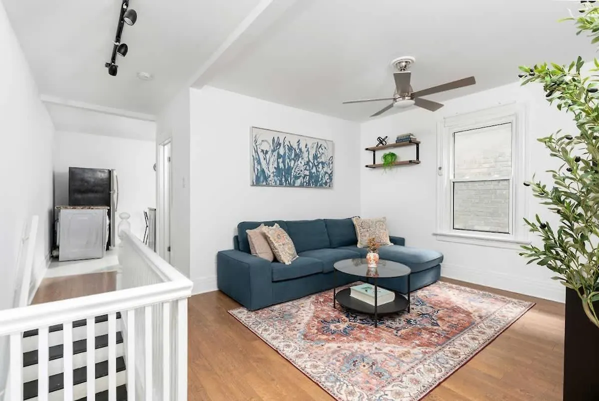Holiday home 1Br Apartment Near Queen West Toronto Canada